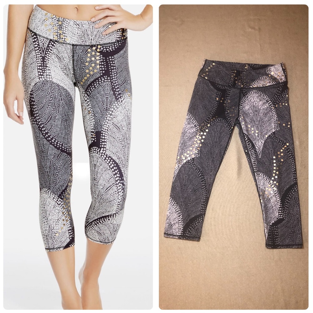 Fabletics: Salar print PowerHold Capri ✨SZ:S